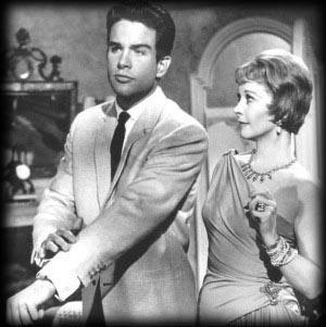 Vivien and Warren Beatty in "The Roman Spring of Mrs. Stone"